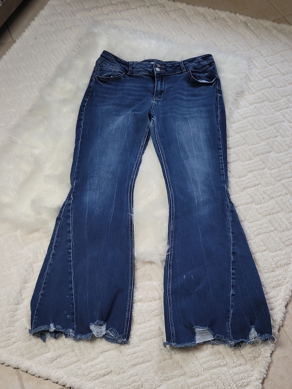 KanCan USA KanCan: Signature Mid-Rise Super Flare Jean 31